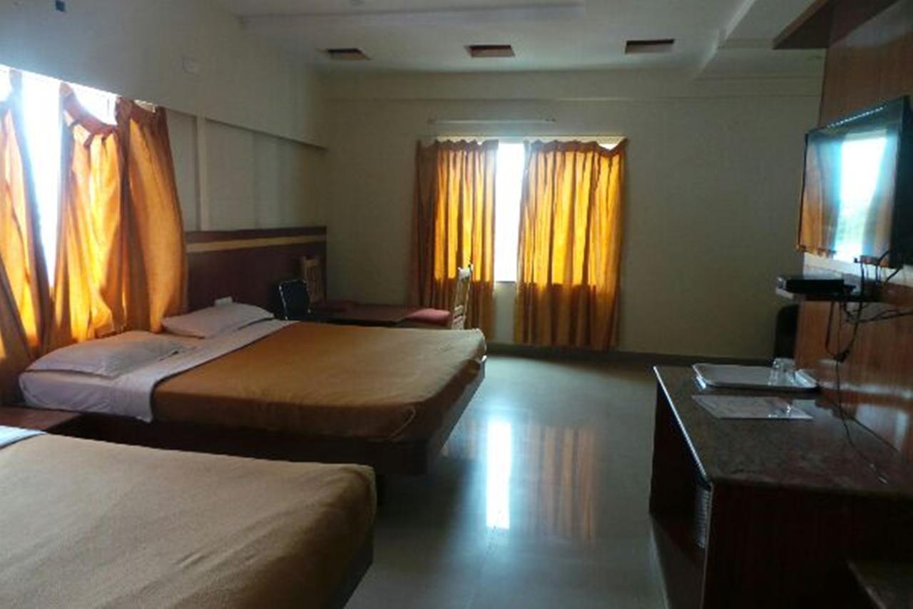 Mlc Gateway Deluxe Inn Bangalore Exterior foto
